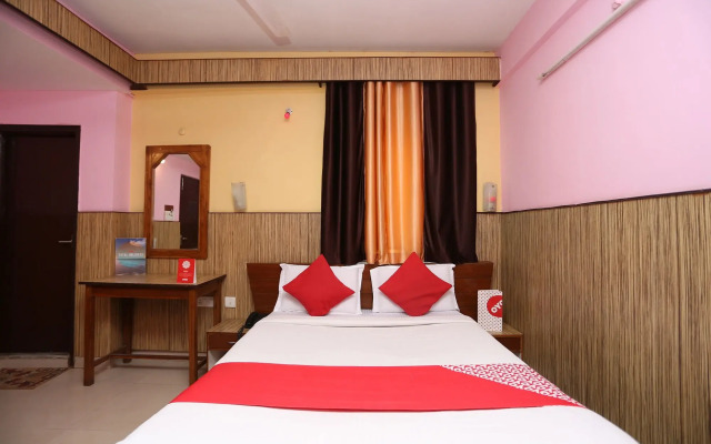 OYO 10685 Hotel Centre Point
