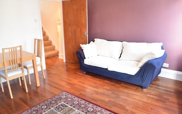 2 Bedroom Maisonette in Barons Court