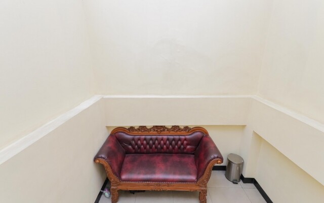 RedDoorz Syariah near Stasiun Karet