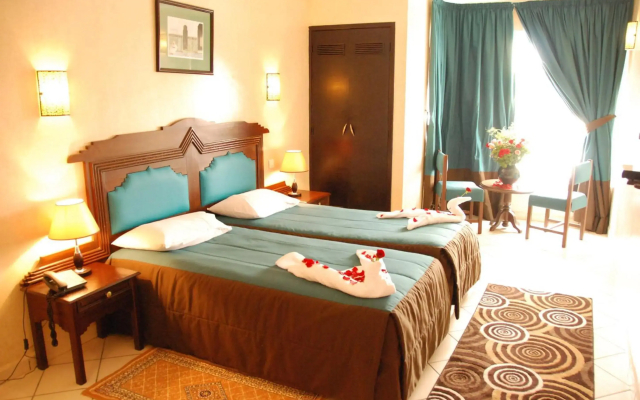 New Farah Hotel