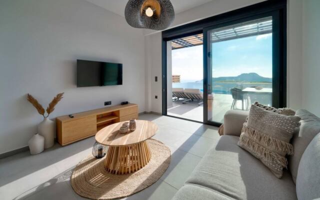 Villa Saturday in Foinikas