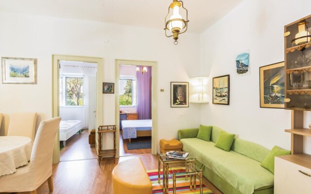 Nice Home in Makarska With Wifi and 2 Bedrooms