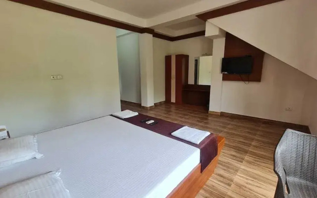 Hotel Exotica Squares Beach Resort