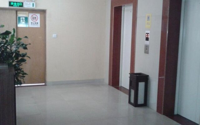 Super 8 Longyan Fa Zhan Plaza