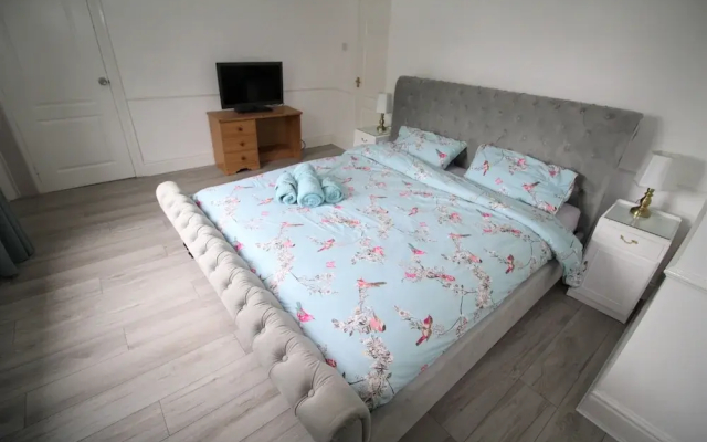Whitley Bay - Sleeps 6 - Dogs Welcome