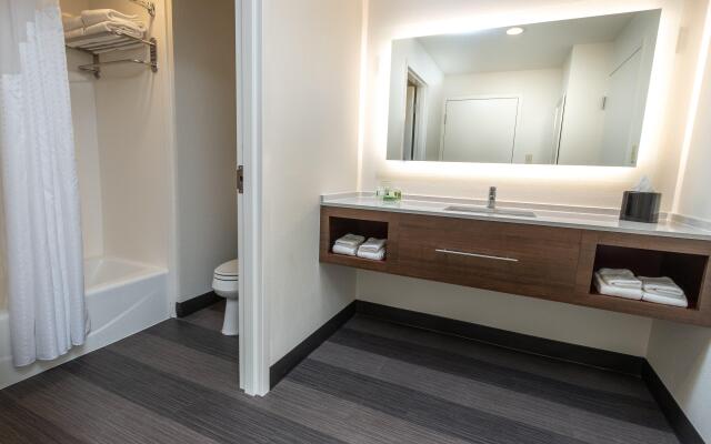 Holiday Inn Hotel & Suites Memphis - Wolfchase Galleria by IHG