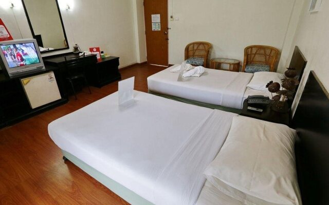 M.R Palace Hotel