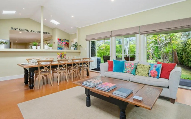 A Ray of Sunshine - Manly Holiday Home