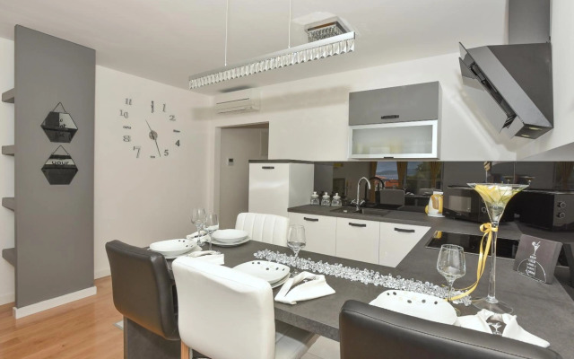 Apartment Đaninovica I