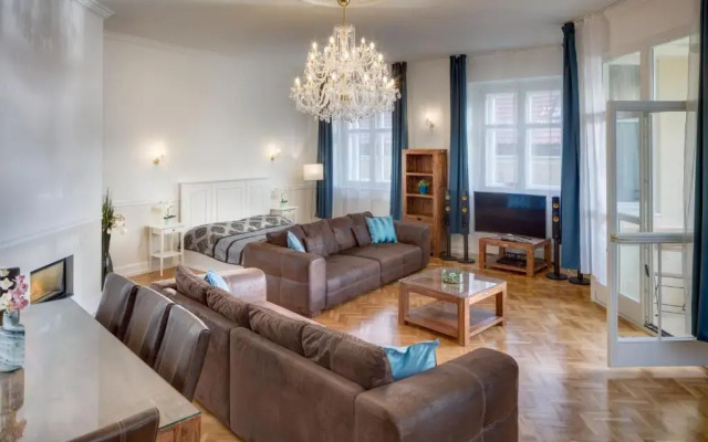 Old Town Royal Suite