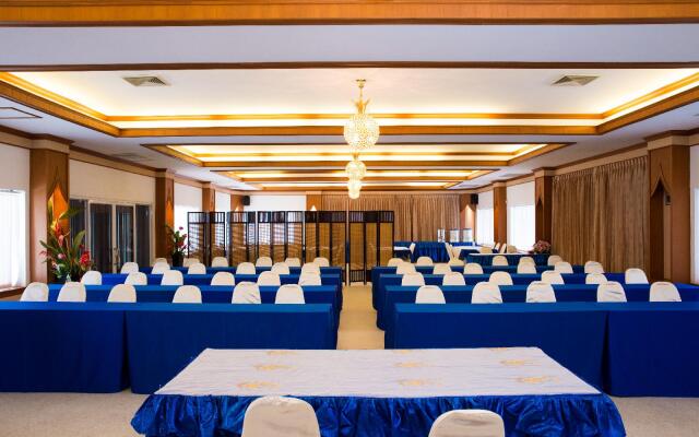 Castle Howchow Beach Resort Hotel