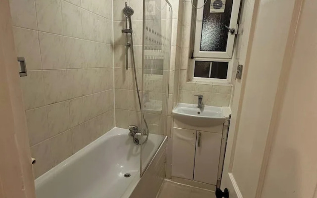 Spacious Flat - Sleeps 6 - Heart of London