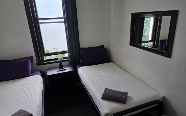 Coogee Beach House - Hostel – Guest Rooms – Sydney