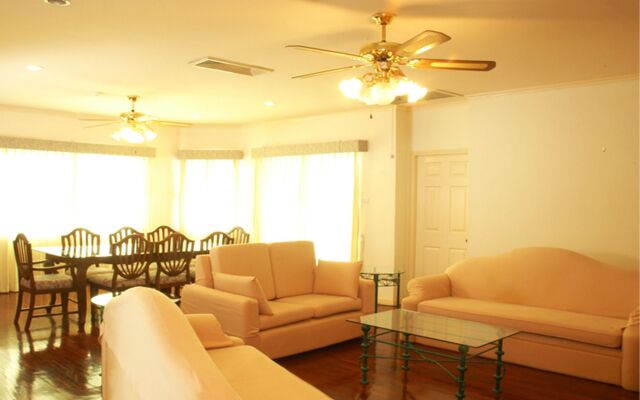 Seastar Hotel And Service Apartment