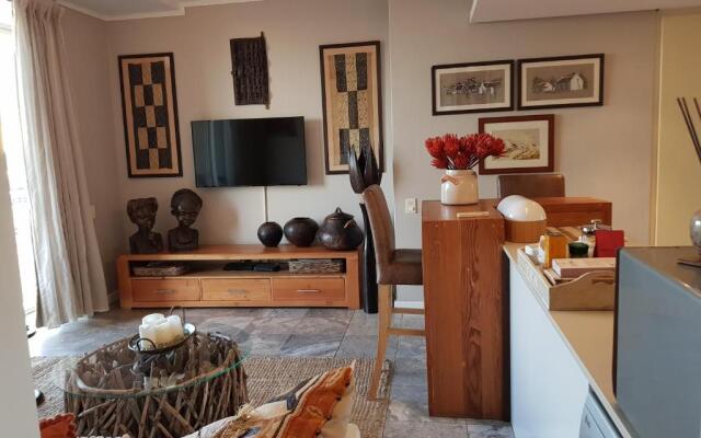 Harbour Bridge Suite 220