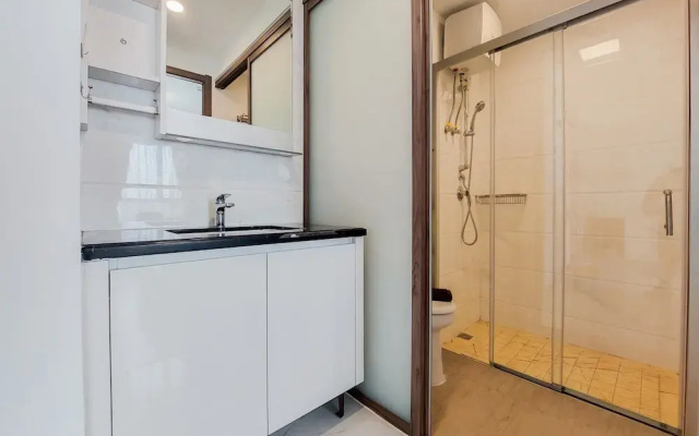 Comfrot 2Br At Sky House Bsd Apartment