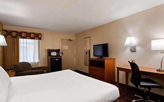 SureStay Hotel by Best Western East Brunswick