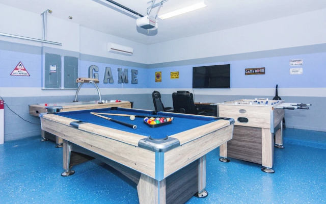 Relax in Style: Elegant Vacation Home in Orlando