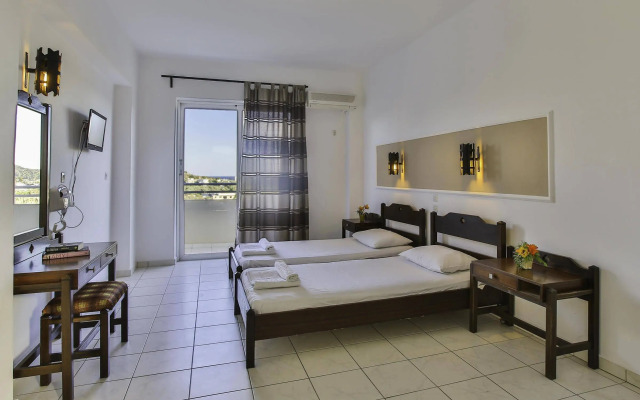 Hillside Studios & Apartments