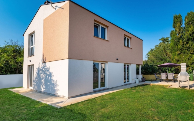 Holiday house Tome - comfortable & modern: Nin, Zadar riviera