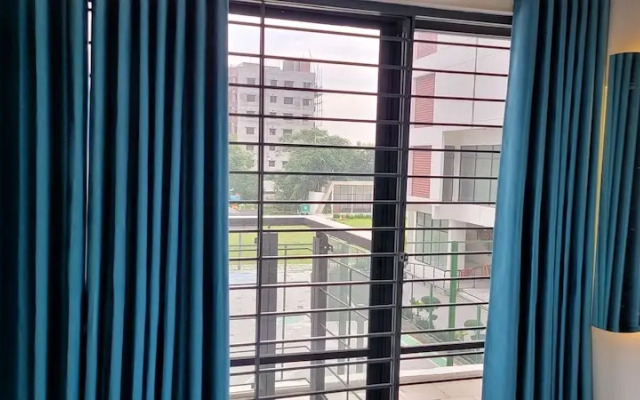 Luxurious 3-bhk Highly Secured & Close to Airport