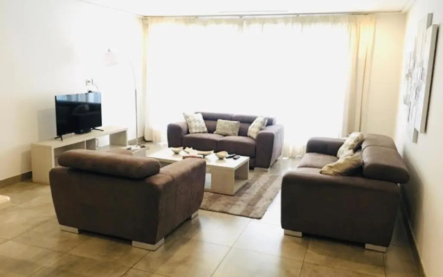 Executive 2 bedroom Apartment At East Legon