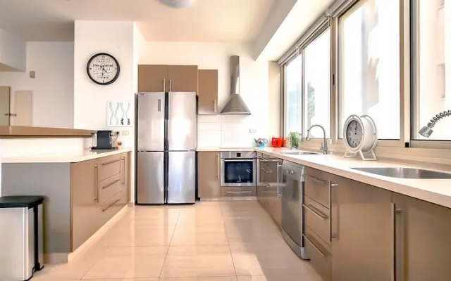 Lovely 3BR in Gordon/Dizengoff by HolyGuest