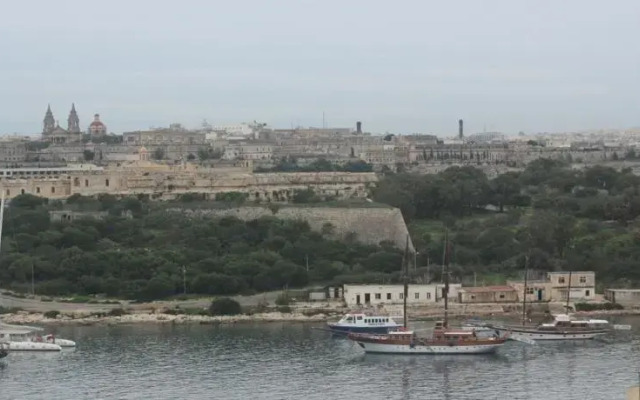 Central Sliema Studio