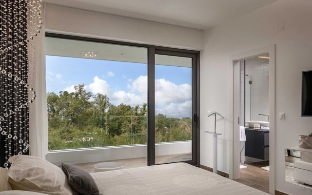 Villa Luxor With Heated Pool