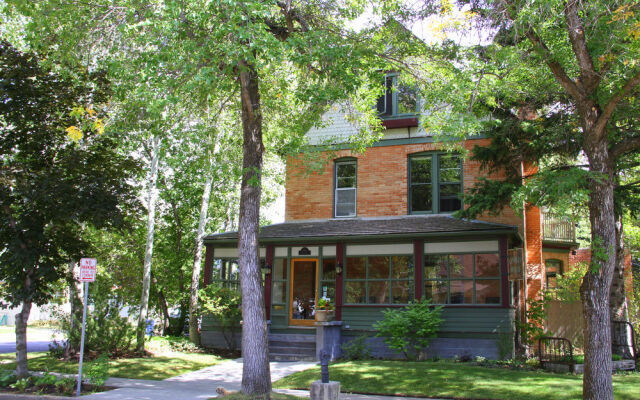 The Lindley House