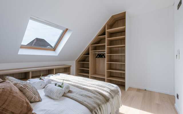 Unique Apartment Near Bruges With Sunny Terrace