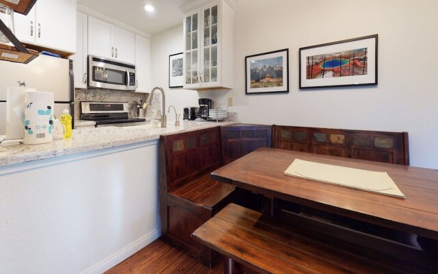 Chamonix Retreat - Nearby Outdoor Activities!