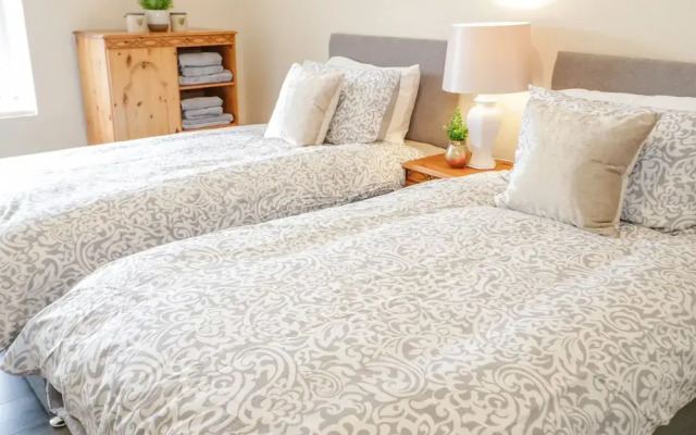 Gerrard House Apartment