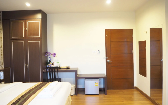Suksomboon Hotel