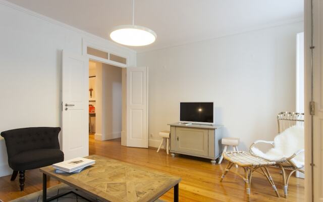 ALTIDO Spacious 3BR home w/balcony in Baixa, nearby Lisbon Cathedral