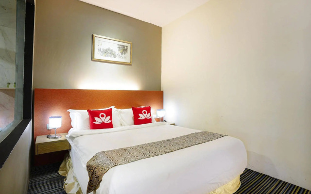 ZEN Rooms Changi Village