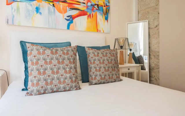 Tiles House, with A/C, Downtown Porto near Metro