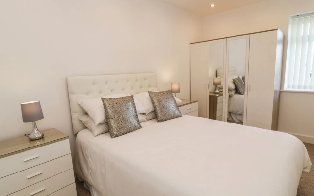 Top Of The Lane Luxury Holiday Apartment