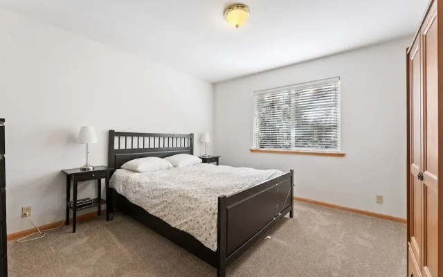 Pine Haven 3 Bedroom Home by RedAwning