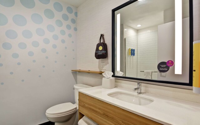 Tru by Hilton Richmond