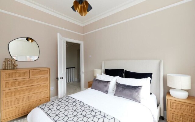 The West Ealing Escape - Glamorous 4bdr House With Patio