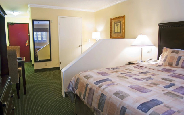 Travelodge by Wyndham Chatsworth