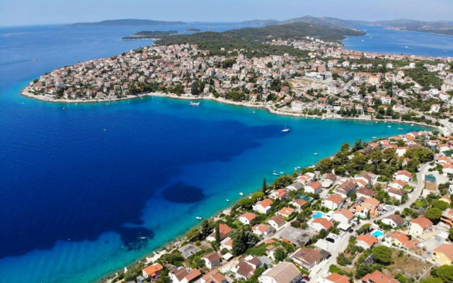 Apartments with a parking space Mavarstica, Ciovo - 18882