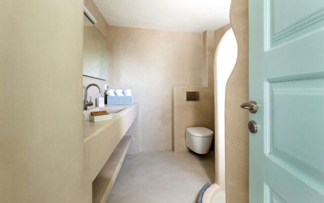 Big Blue Villa by Caldera Houses