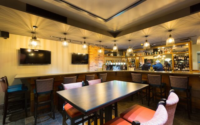 Castle Varagh Hotel & Bar