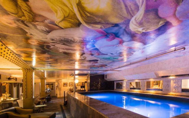 Signature Living