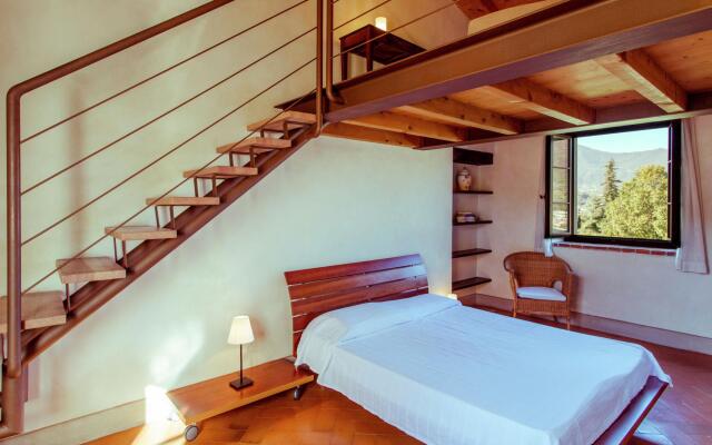 Luxurious Holiday Home in Salò with Swimming Pool