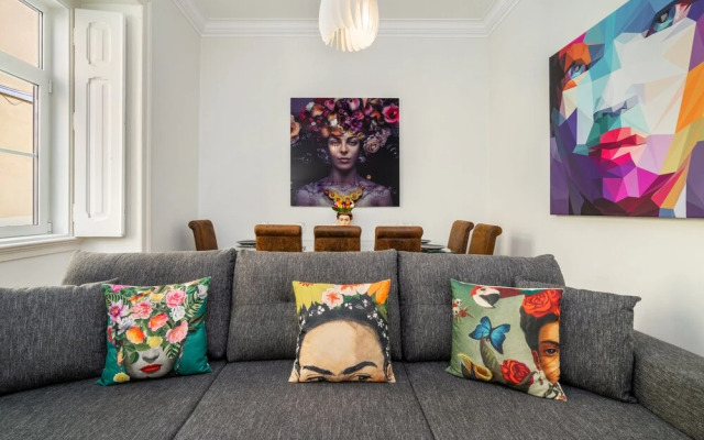 Prime Location Design Family Apartment