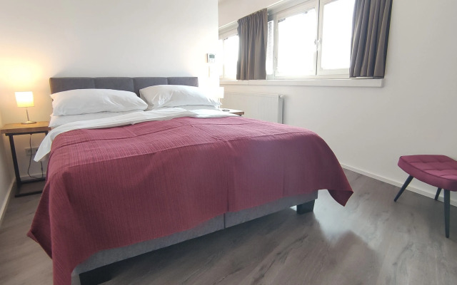 URBAN ISLAND - Riverside Apartments