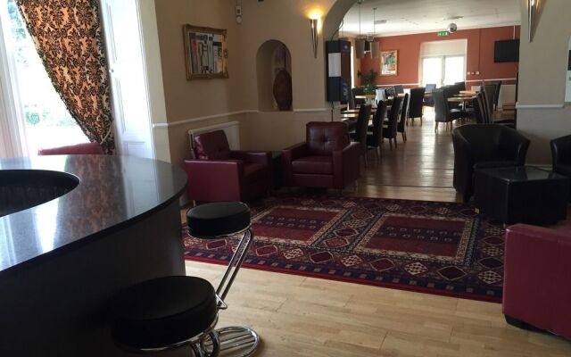 Palm Grove Hotel